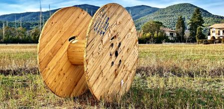 Bobinas de fibra óptica en vez de balas de paja.