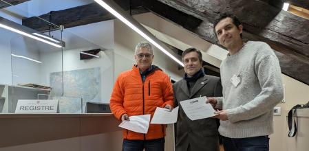 Los miembros de la dirección de Solidaritat Catalana per la Independència en el registro del Parlament, el 2 de febrero