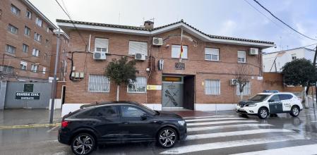 Exterior de la comandancia de la Guardia Civil de Barbate