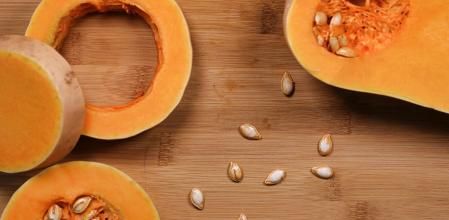 Olvídate de pelearte con la piel de la calabaza gracias a este truco.