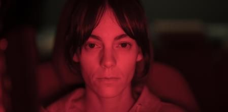 Vicky Luengo encabeza el reparto como Antonia Scott, la mujer más inteligente del mundo.