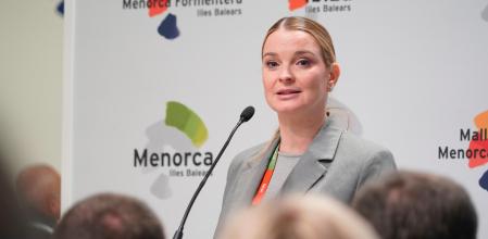 La presidenta balear  Marga Prohens en la feria turística de Berlín.