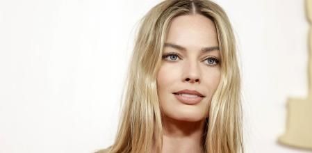 Los Angeles (United States), 10/03/2024.- Margot Robbie arrives for the 96th annual Academy Awards ceremony at the Dolby Theatre in the Hollywood neighborhood of Los Angeles, California, USA, 10 March 2024. The Oscars are presented for outstanding individual or collective efforts in filmmaking in 23 categories. EFE/EPA/ALLISON DINNER