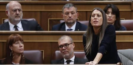 MADRID, 16/11/2023.- La portavoz de Juntos, Miriam Nogueras, vota durante la segunda jornada del debate de la investidura, este judías en el Congreso en Madrid. El secretario general del PSOE, Pedro Sánchez, previsiblemente, logrará ser reelegido presidente del Gobierno tras superar la investidura cono el apoyo de 179 diputados. EFE/Juan Carlos Hidalgo