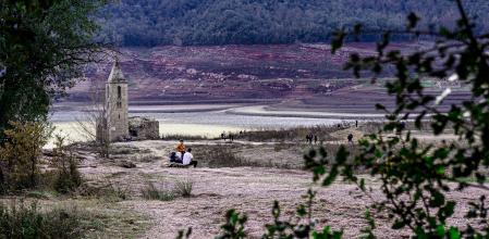El rastro de la sequía aún es notable en el pantano de Sau.