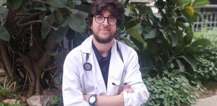 Enrique Esteve, médico especialista en inmunología, autor de 'Inmunes'