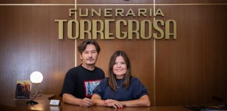 Alberto y Laura Caballero en el rodaje de 'Muertos S.L.'.