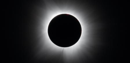 Una mujer asegura que se ha puesto enferma por culpa del eclipse: “Me tiemblan las manos”