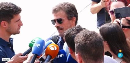 Rodolfo Sancho, muy tenso en la puerta del juzgado