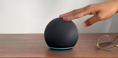 Echo Dot, el altavoz inteligente con Alexa que está disponible con un 46% de descuento.