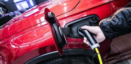 Carga de un coche eléctrico