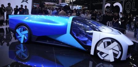Un cocept car del coche volador de AeroHT, filial del fabricante de automóviles chino XPENG, se exhibe en el Salón del Automóvil de Pekín
