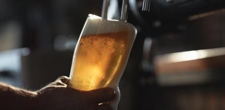 La organización Cerveceros de España en colaboración con el Ministerio de Agricultura ha registrado una caída del 0,2% en 2024 respecto a la venta de cervezas con el año anterior