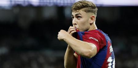 Soccer Football - LaLiga - Real Madrid v FC Barcelona - Santiago Bernabeu, Madrid, Spain - April 21, 2024 FC Barcelona's Fermin Lopez celebrates scoring their second goal REUTERS/Juan Medina