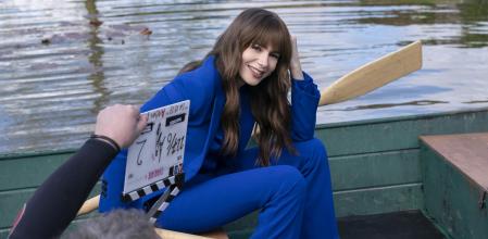 Lily Collins, todavía en París pero rumbo a Roma.