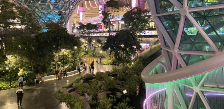 El aeropuerto de Doha presenta poca actividad a causa de la tensión bélica en el Golfo Pérsico 