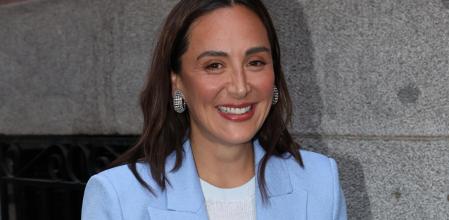 Tamara Falcó con el traje de su colección para Pedro del Hierro en la inauguración del restaurante de su marido