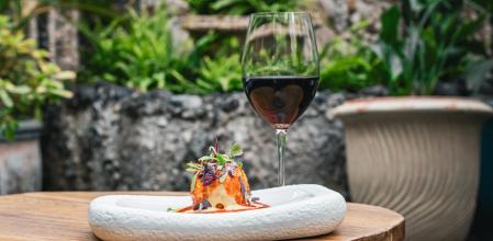 Croquetón de patata con corazón de ragout de ternera, la tapa de Cotton House Hotel