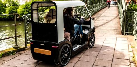 Puede integrar un panel solar y un sistema de frenado regenerativo para aumentar su autonomía.