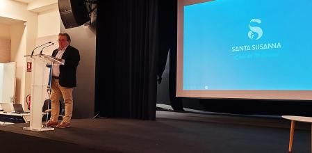El alcalde de Santa Susanna, Joan Campolier, durante la presentación de la nueva marca  .