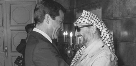 YASSER ARAFAT EN ESPAÑA: Madrid, 13-9-1979.- El Presidente del Comité Ejecutivo de la Organización para la Liberación de Palestina (OLP), Yasser Arafat, llegó a Madrid para entrevistarse con Adolfo Suárez. La reunón con el presidente del Gobierno español en el Palacio de la Moncloa, duró algo más de dos horas; el tema principal es la intención que tiene la OLP, tras los acuerdos entre Egipto e Israel de Camp David, de relacionarse con Europa EFE/Manuel H. de León/aa