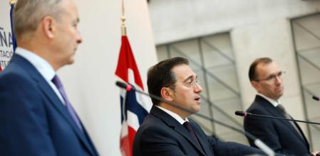 Spanish Minister for Foreign Affairs, European Union and Cooperation, Jose Manuel Albares (C), Norwegian Foreign Minister Espen Barth Eide (R) and Irish Foreign minister Micheal Martin hold a joint press conference at the the Permanent Representation of Spain to the European Union in Brussels on May 27, 2024. Ireland, Norway and Spain's governments decided to recognise a Palestinian state from next week. (Photo by Kenzo TRIBOUILLARD / AFP)