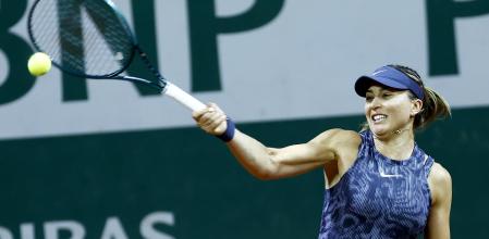 Paula Badosa, este martes en la pista 9 de Roland Garros