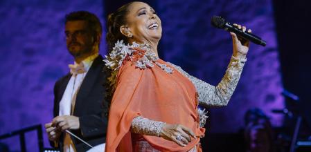 Isabel Pantoja durante su actuación en el Teatro Romano de Mérida