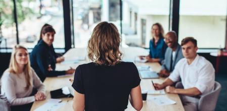 Grupo de personas reunidas