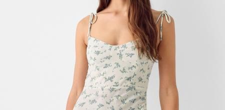 Los vestidos florales son prendas de ropa ideales para lograr un atuendo inspirado en 