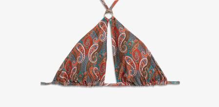 Las tendencias en trajes de baño del verano de 2024, como el bikini halter de Etam.