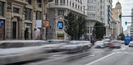 La movilidad en España ha evolucionado a lo largo de los últimos 50 años como recuerda la OCU con motivo de su primer medio siglo de existencia 