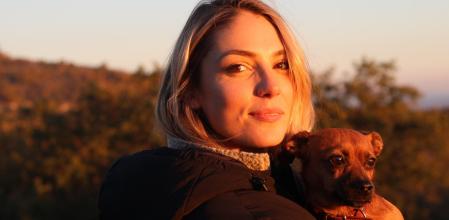 La actriz Paloma Bloyd comparte su vida con Rita