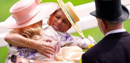 Zara Tindall muestra su apoyo abrazando a Lady Gabriella Windsor en Ascot