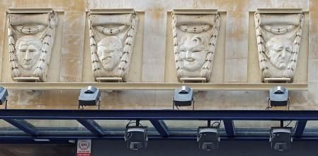 Los rostros del escultor Pablo Gargallo, los pintores Pablo Picasso e Isidre Nonell, y el médico Jacint Raventós.