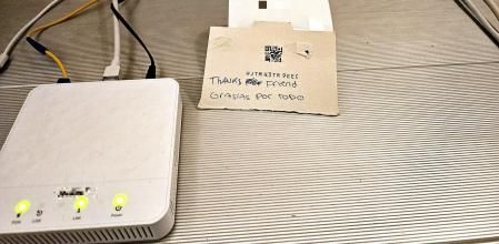 En la imagen, la nota de agradecimiento que los ladrones dejaron en una de las casas desvalijadas.