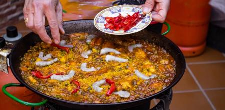 4 paelleros a gas perfectos para cocinar las mejores paellas al aire libre