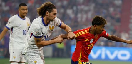 Rabiot intentó impedir el tiro de Lamine Yamal, aunque sin éxito