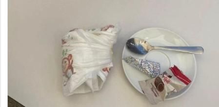 Unos clientes dejaron un pañal sucio en la mesa del bar y muchos otros camareros aseguran haber vivido la misma situación.