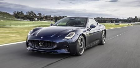 00% eléctrico. Con 761 CV, alcanza una velocidad máxima de
325 km/h y acelera de 0 a 100 en solo 2,7 segundos