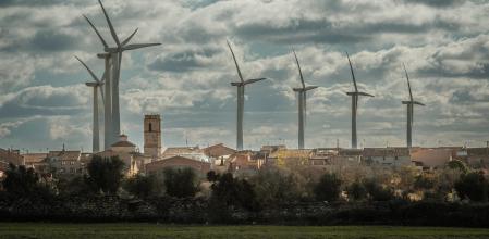 28112022 Capítulo de la serie Lejos de la capital dedicado a Almatret
Parque ￼ eólico