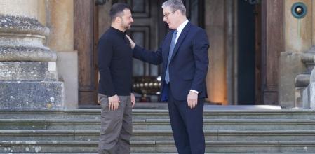 WOODSTOCK, ENGLAND - JULY 18: President of Ukraine Volodymyr Zelensky (L) is welcomed by Britain's Prime Minister Keir Starmer to the European Political Community summit at Blenheim Palace on July 18, 2024 in Woodstock, England. At the 4th European Political Community Summit, Europe's leaders will focus on energy, infrastructures, connectivity, cybersecurity, countering disinformation and migration. (Photo by Stefan Rousseau - WPA Pool/Getty Images)