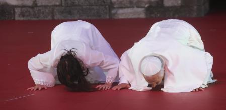Avignon (France), 28/06/2024.- Spanish director and actor Angelica Liddell (L) performs with another actor during a press rehearsal for her play 