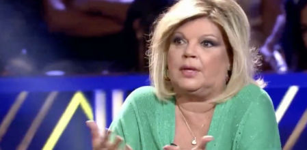 Terelu Campos con el vestido verde, muy similar al de Fiona