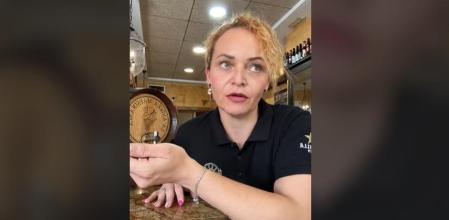 Una hostelera explica el comportamiento con el que ha tenido que tragar por el exceso de confianza de un cliente.