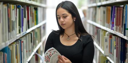 Laura Frau, joven extutelada de 19 años, forma parte del programa 'Amb-Èxit-Ed' de la Universitat Rovira i Virgili (URV), pionero en Catalunya.