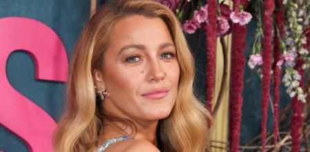 Blake Lively con el vestido vintage de Versace en la premiere de 'It ends with us' en Nueva York