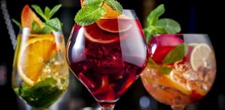 Diferentes tipos de sangría, una de las bebidas estrella del verano