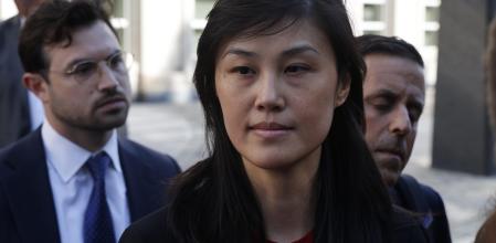 Linda Sun, a la salida del Tribunal Federal de Brooklyn, el 3 de septiembre