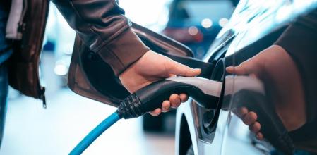 La adopción del coche eléctrico no avanza según las previsiones